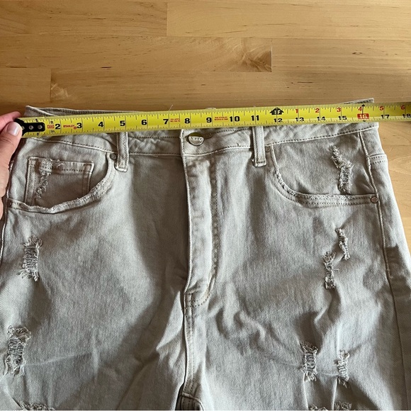 Risen Jeans Distressed Tan Khaki Denim Women Shorts size 1XL - Picture 5 of 7